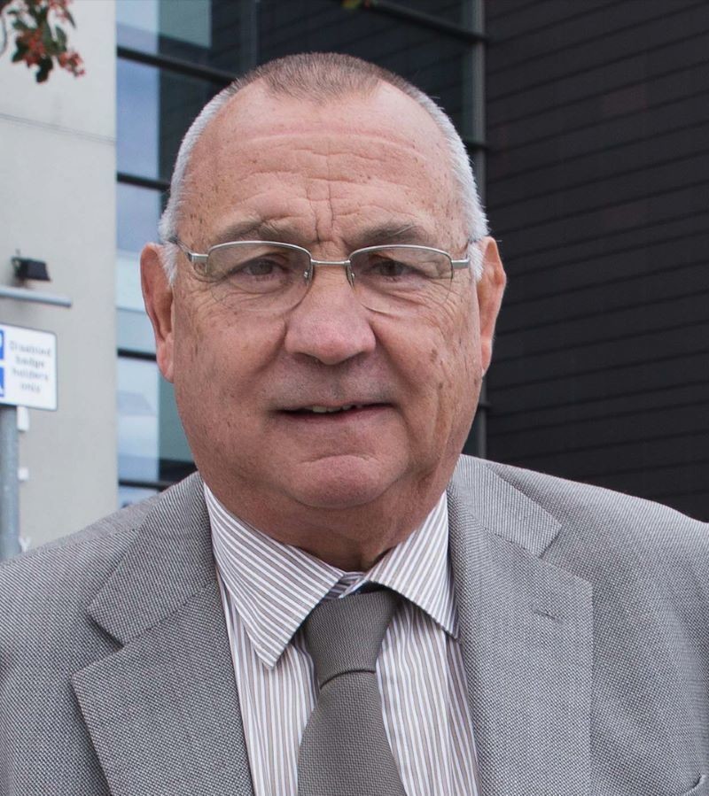 Other image for Tributes are paid to retiring councillors